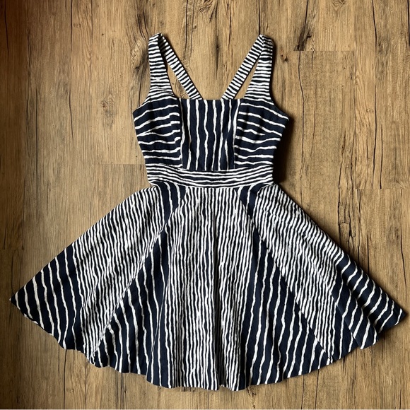 Eva Mendes dress - Picture 4 of 15